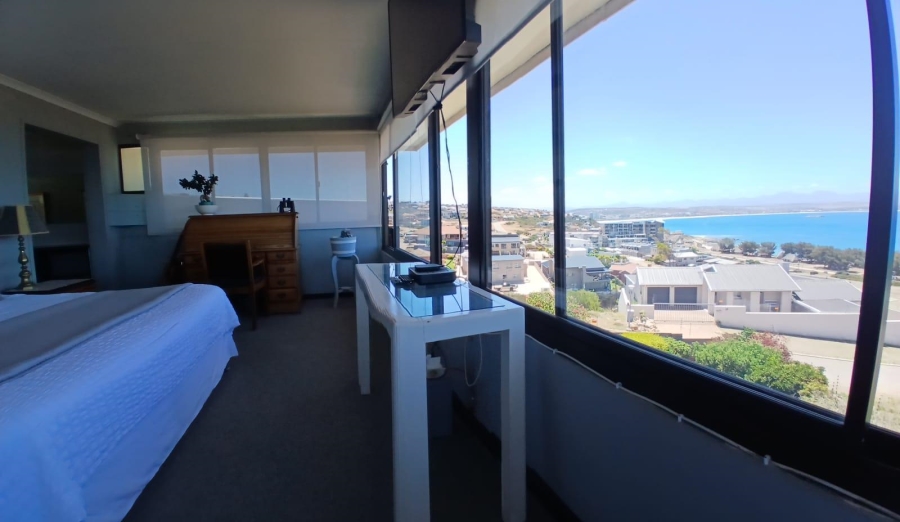 5 Bedroom Property for Sale in De Bakke Western Cape